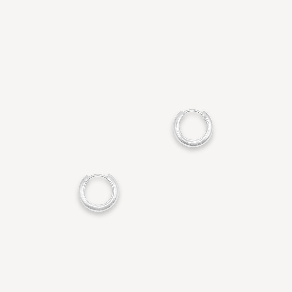 Petites boucles d'oreilles anneaux Huggie – Argent