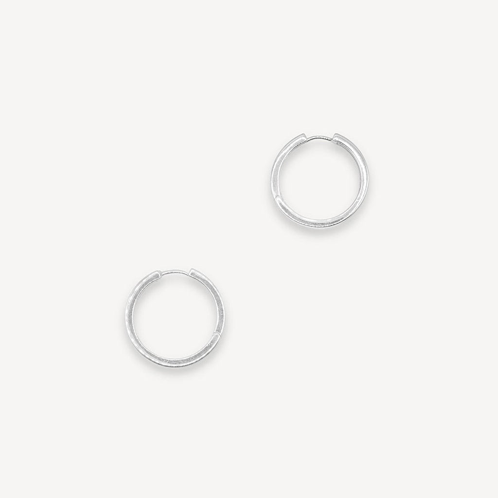 Grandes anneaux huggie - argent