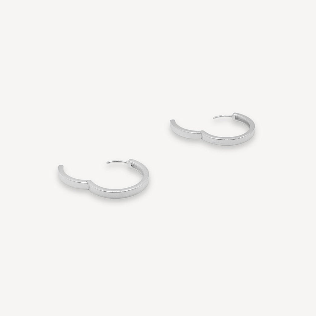 Grandes anneaux huggie - argent