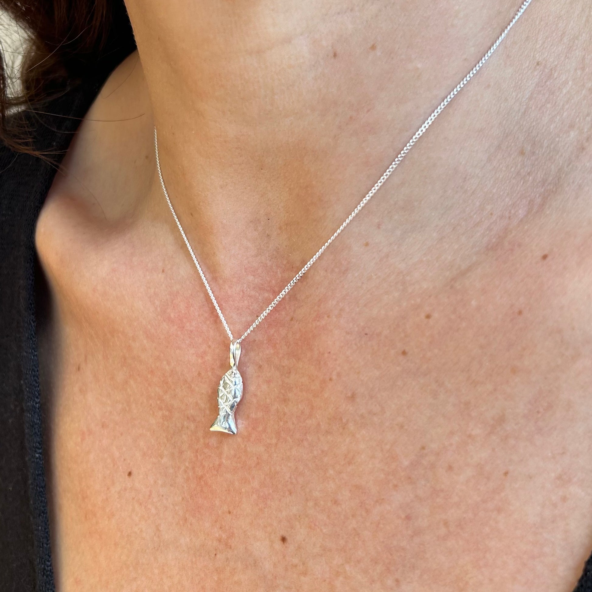 Pescadito Pendant - Silver